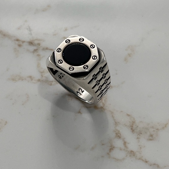 Men’s Hex and Onyx Statement Ring - Picture 5 of 9